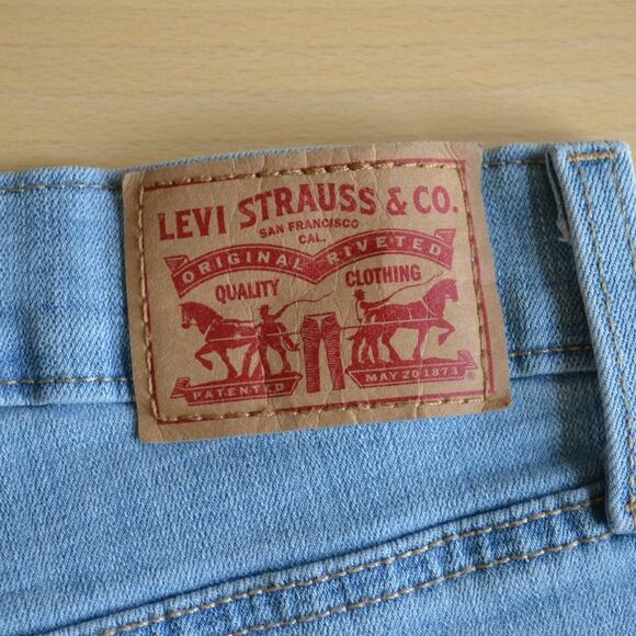 Levi's Denim Jean Mid Length Shorts Size 32 Blue - Picture 4 of 5